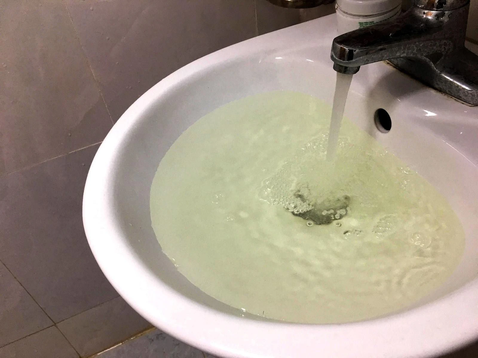 Nước Máy đô thị hiện nay bị ô nhiễm nghiêm trọng