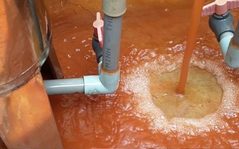 nước bị nhiễm sắt 